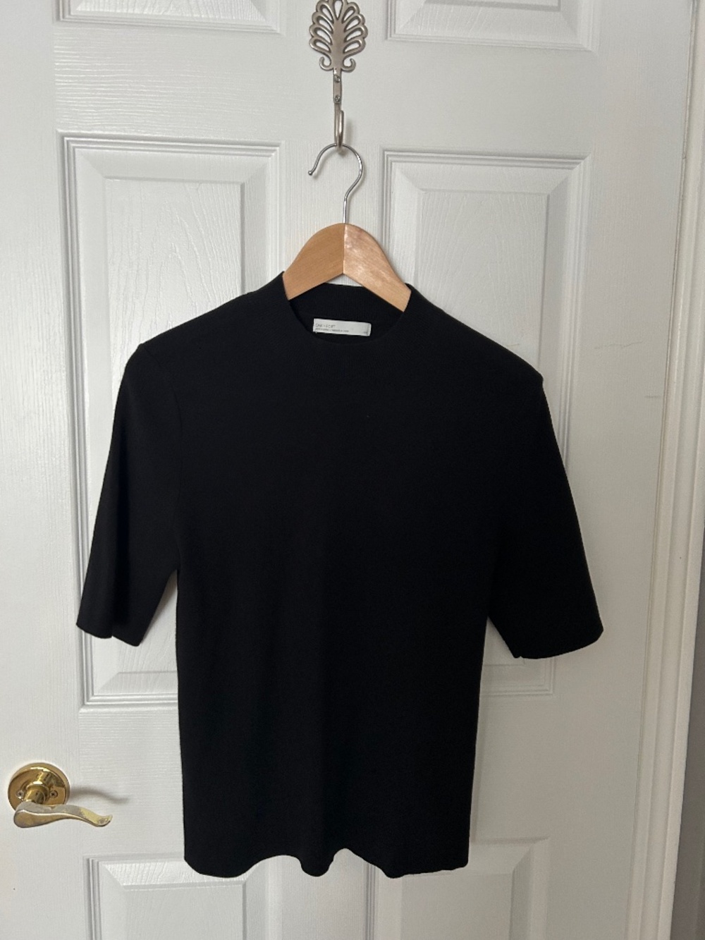 OAK + FORT Black Ribbed Mock Neck Top – Minimalist Chic (Size L)